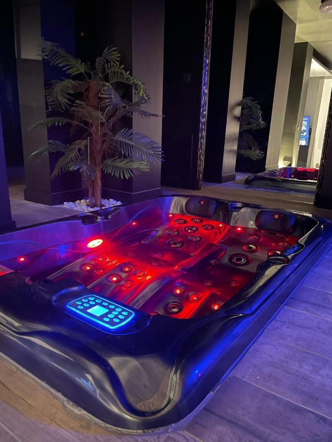 La Suite Grenoble Spa Jacuzzi Et Sauna Privatif エクステリア 写真