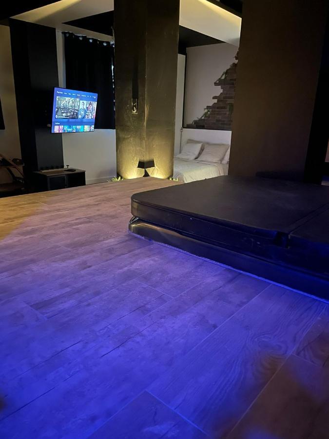 La Suite Grenoble Spa Jacuzzi Et Sauna Privatif エクステリア 写真